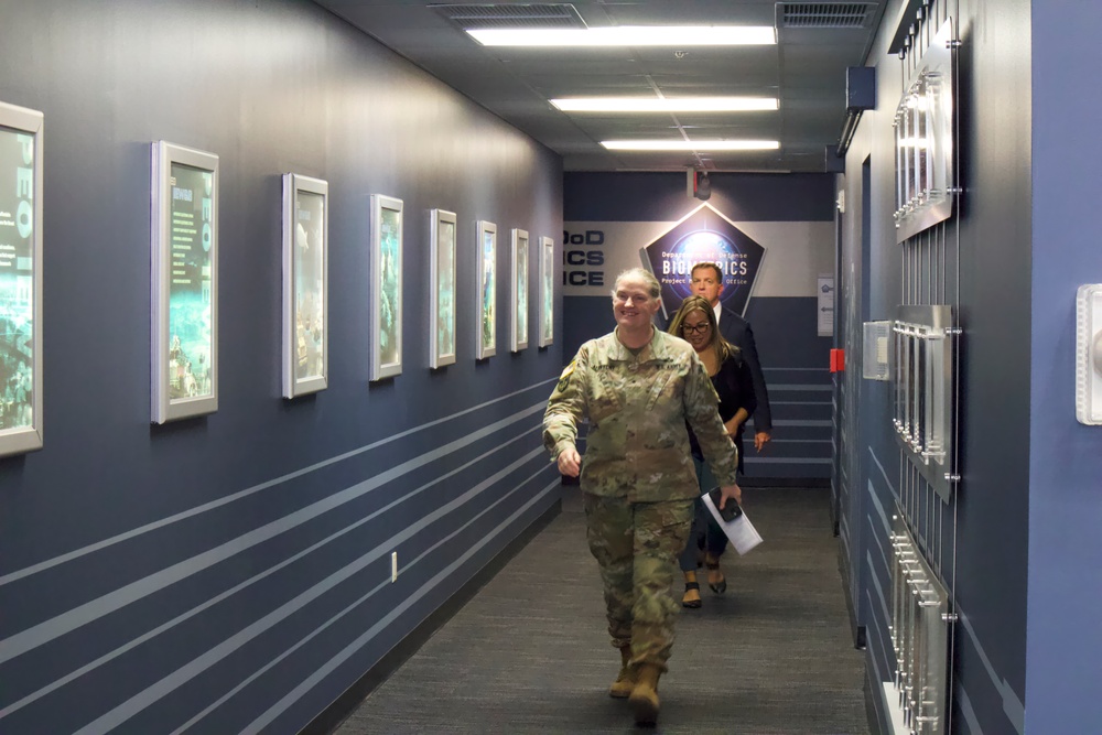 Army PMG visits Fort Belvoir for modernization demo