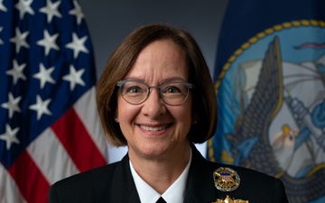 U.S. Navy's top officer thanks Murtha Cancer Center for care at annual breast cancer summit