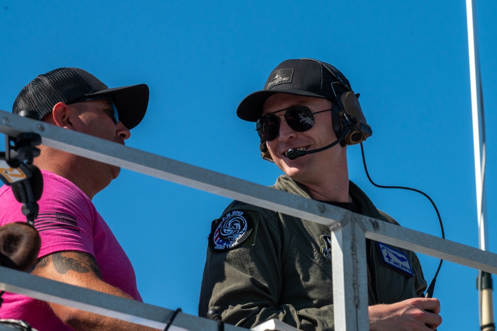 U.S. Air Force Air Combat Command F-16 Viper Demonstration Team perform at Wings Over Houston airshow