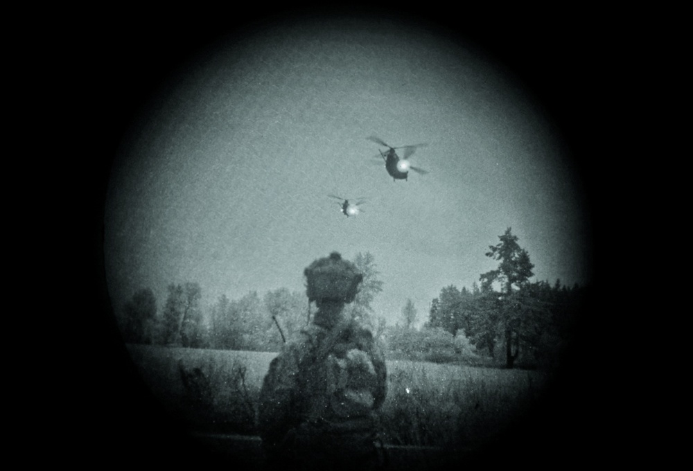 1st Recon Bn. participates in night raid