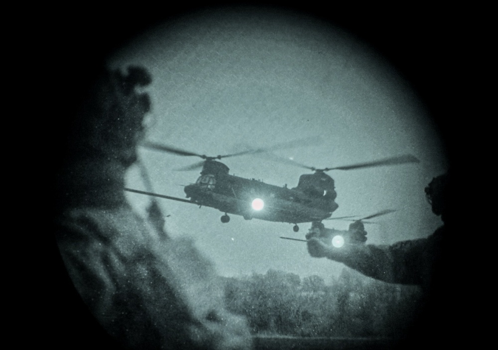 1st Recon Bn. participates in night raid