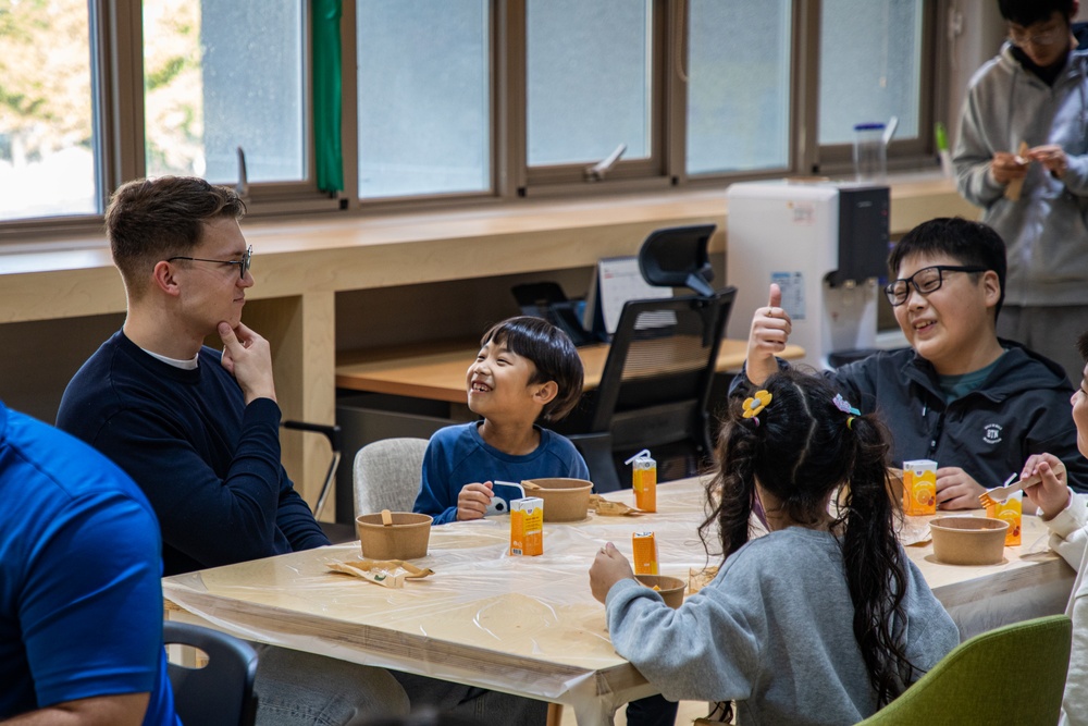 MARFORK Marines visit South Korean child care center