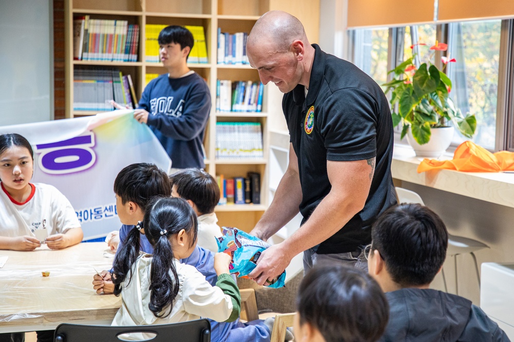 MARFORK Marines visit South Korean child care center