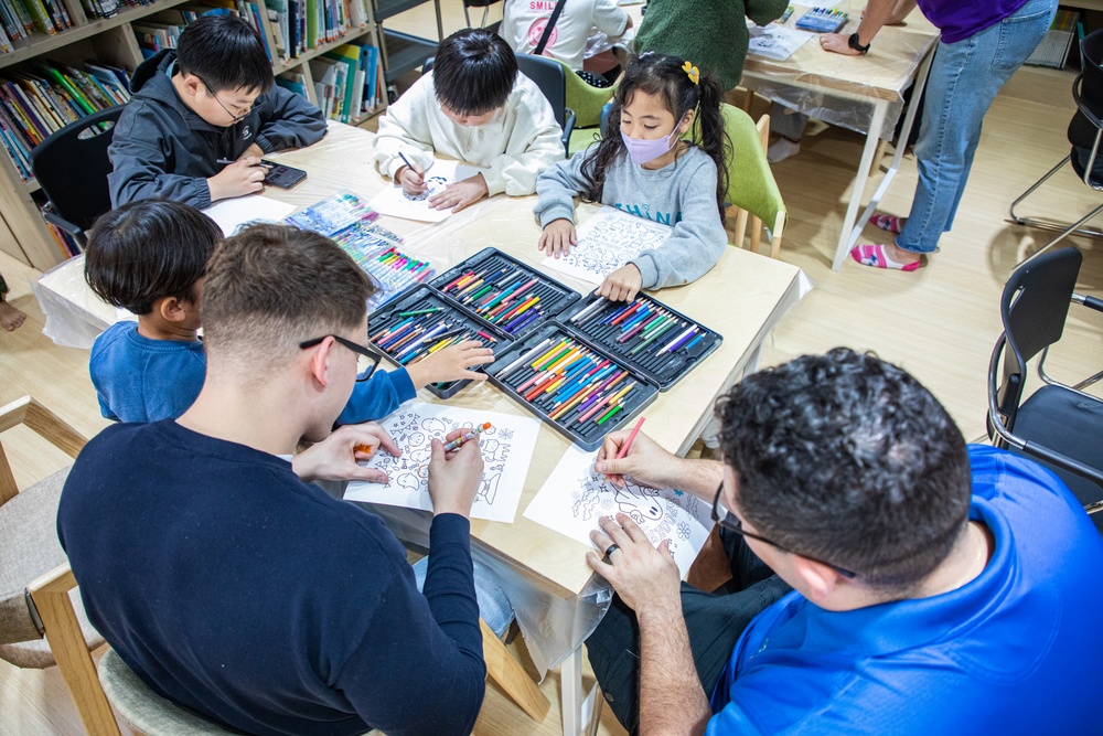 MARFORK Marines visit South Korean child care center