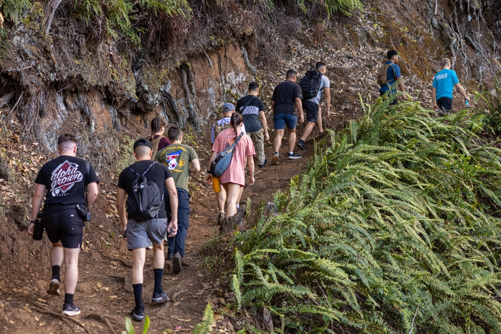MARFORPAC Hikes Aiea  Loop Trail
