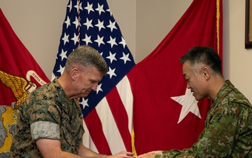 Brig. Gen. Kevin Collins meets with JGSDF Col. Koutaro Nakamura