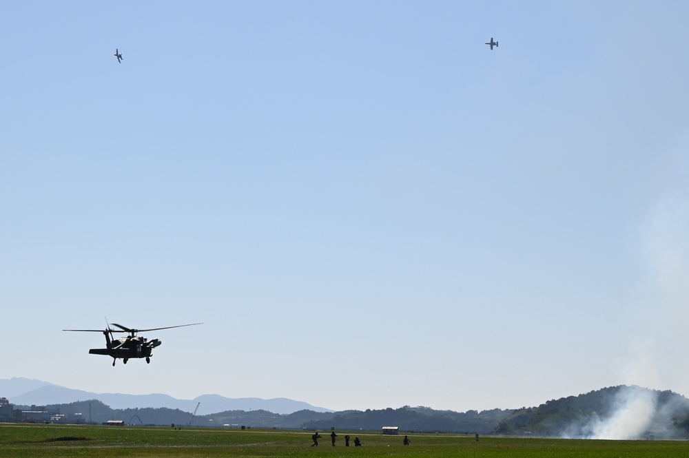 7 AF showcases airpower at Sacheon Airshow 2024