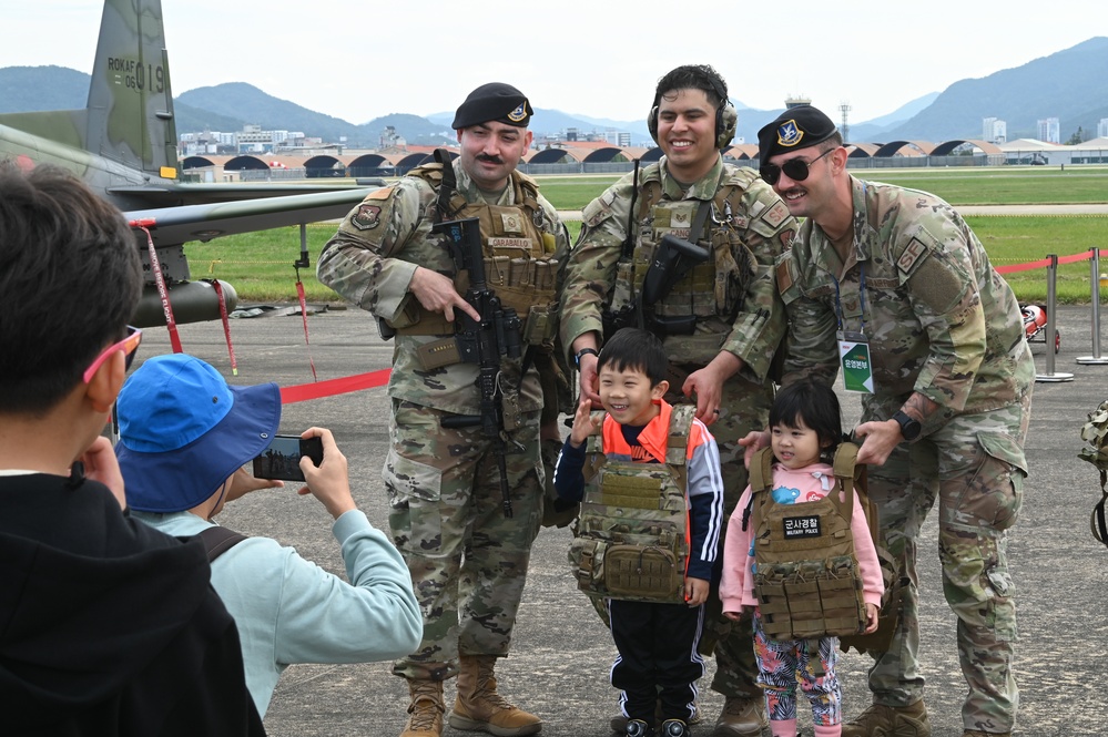 7 AF showcases airpower at Sacheon Airshow 2024