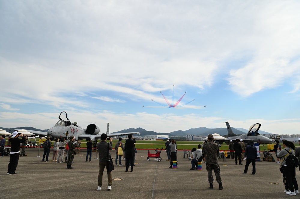 7 AF showcases airpower at Sacheon Airshow 2024