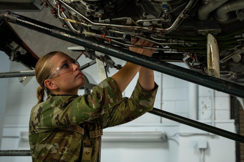 Det. 5: Inside the Schoolhouse That Keeps the C-17 Flying