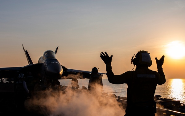 Abraham Lincoln conducts flight operations