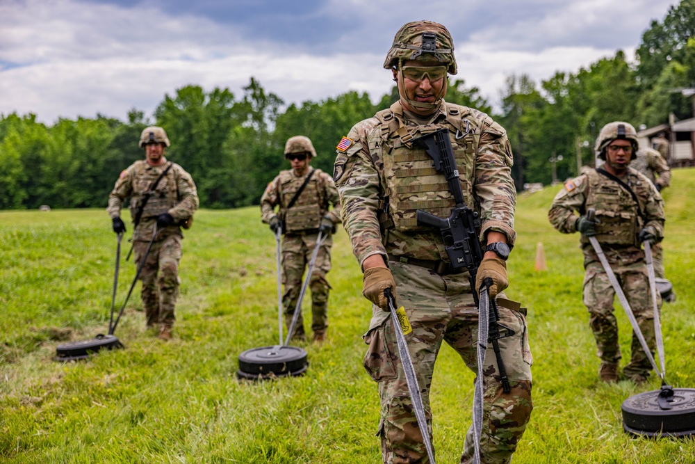 U.S. Army South Soldiers compete in the U.S. Army Futures Command Best Squad Competition&amp;#xA;