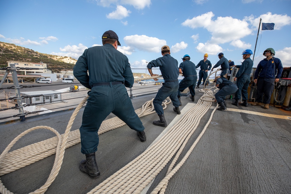 USS Cole Station Sea-and-Anchor Detail