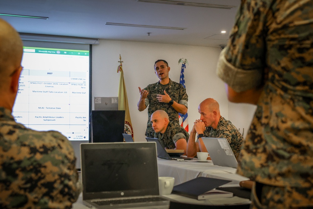 U.S. Marine Corps Forces, South, and Infantería de Marina de Colombia collaborate during a staff planner working group