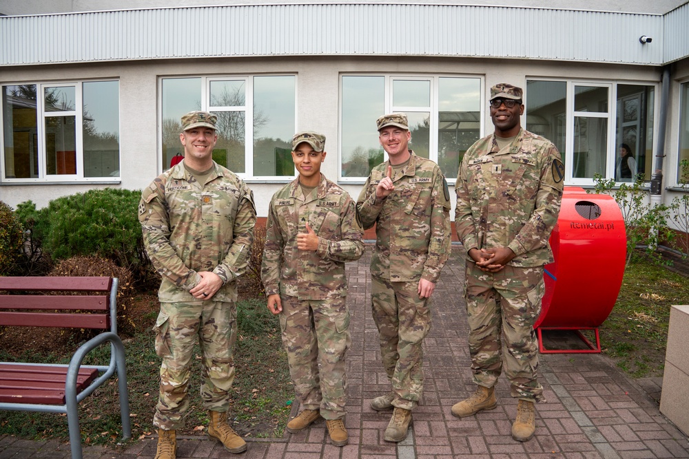 Task Force Red Team Troopers Visit Polish Students