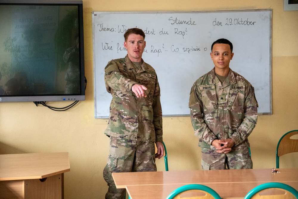 Task Force Red Team Troopers Visit Polish Students