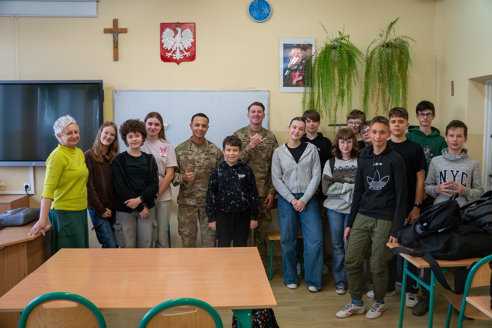 Task Force Red Team Troopers Visit Polish Students