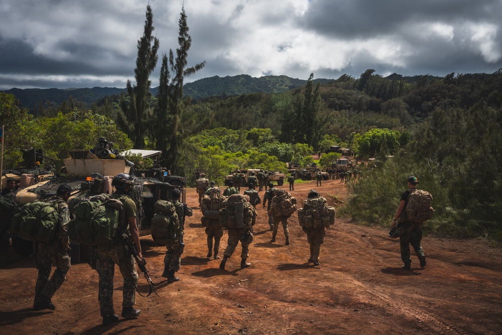 3SCOTS conduct unit movement after an assault during JPMRC 25-01