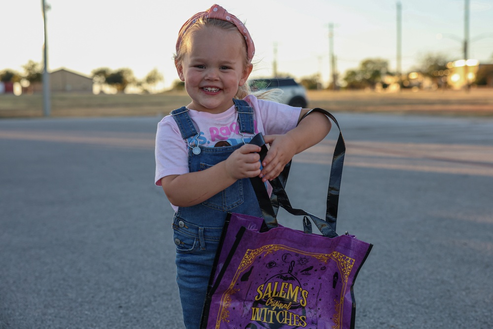 HHC, 89th MP Bde. Trunk Or Treat