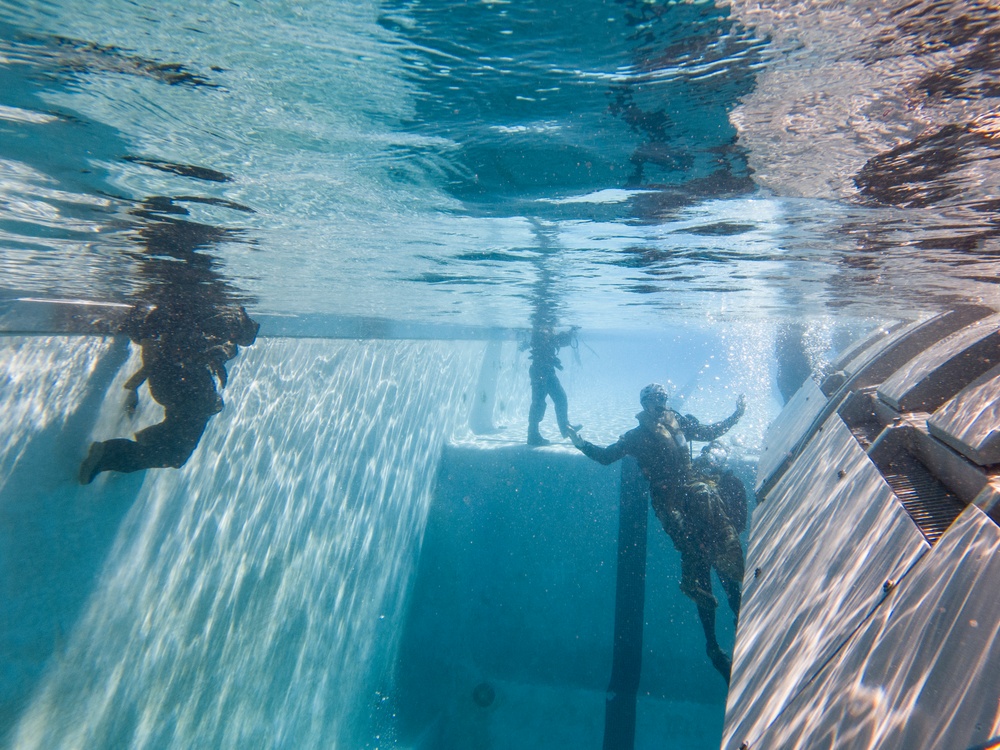 11th MEU Underwater Egress Training