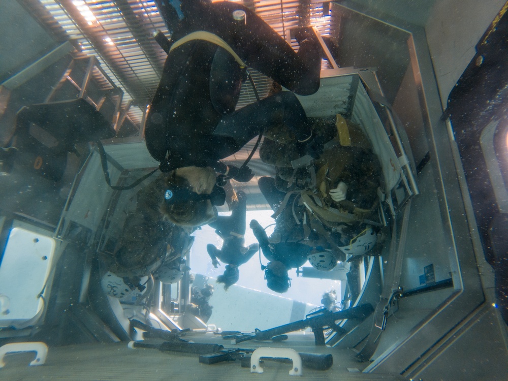 11th MEU undergoes Underwater Egress Training