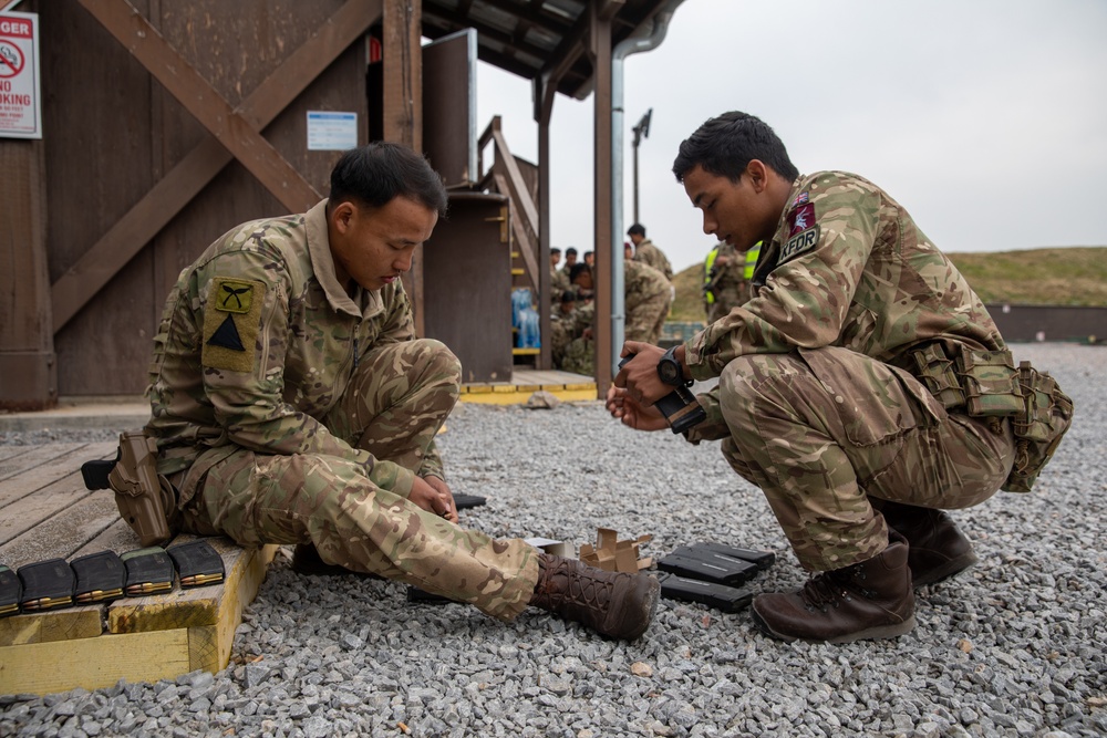 British soldiers of NATO-led KFOR mission conduct weapons qualification