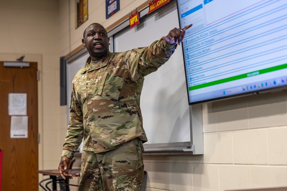 U.S. Army Human Resources Technician speaks at Personnel Administration School