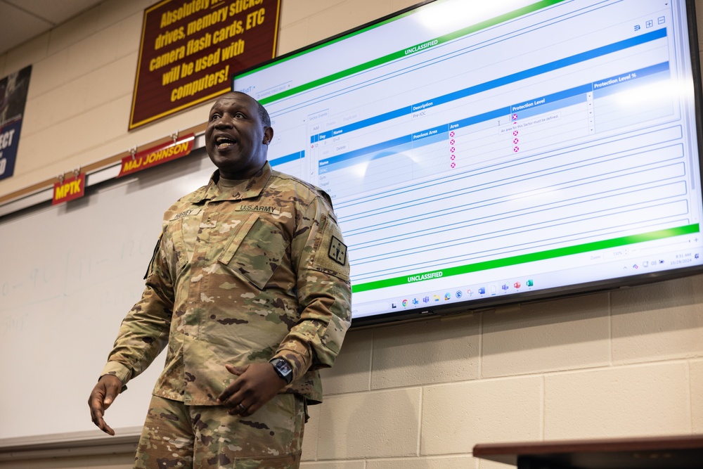 U.S. Army Human Resources Technician speaks at Personnel Administration School