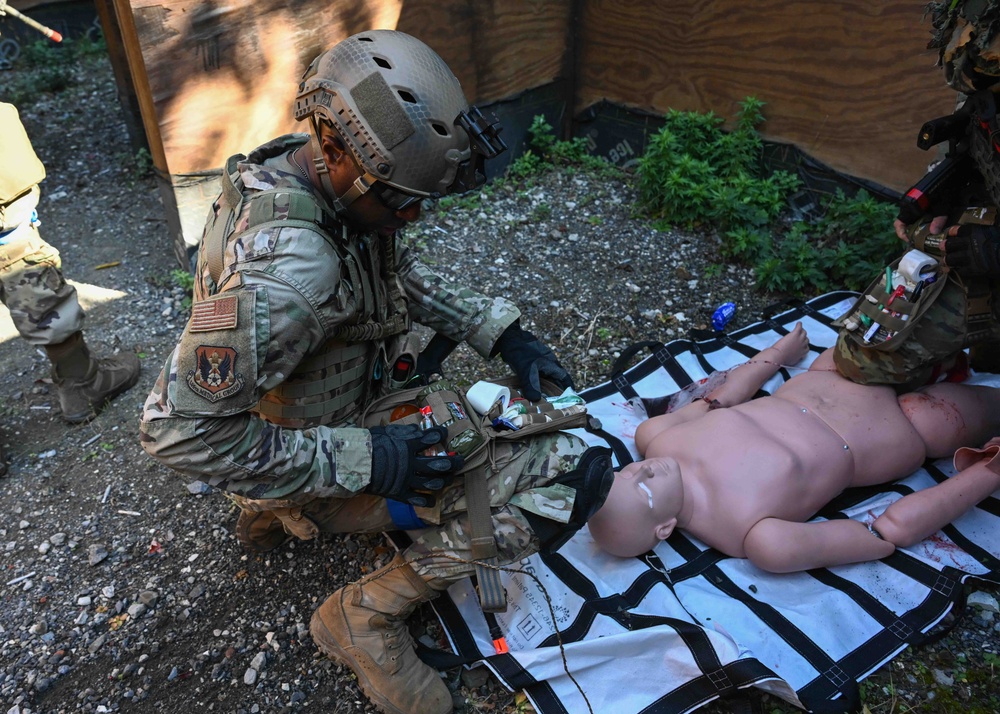 New York Air Guard Medics Conduct Combat Training