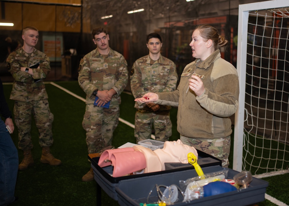 142nd Wing Airmen teach TCCC to Oregon State University AFROTC cadets