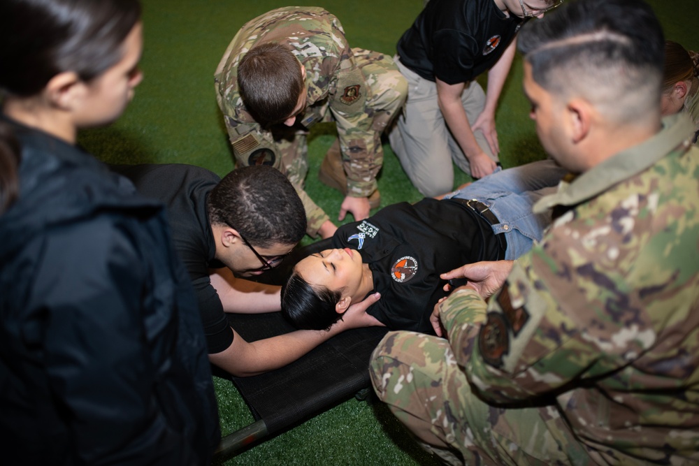 142nd Wing Airmen teach TCCC to Oregon State University AFROTC cadets