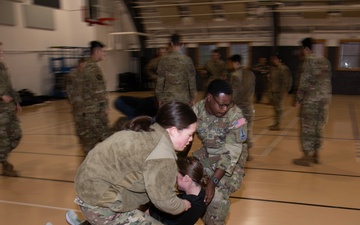 142nd Wing Airmen teach TCCC to Oregon State University AFROTC cadets