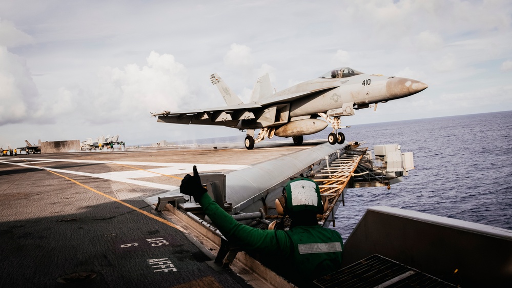 USS George Washington Conducts Flight Operations