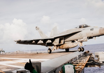 USS George Washington Conducts Flight Operations
