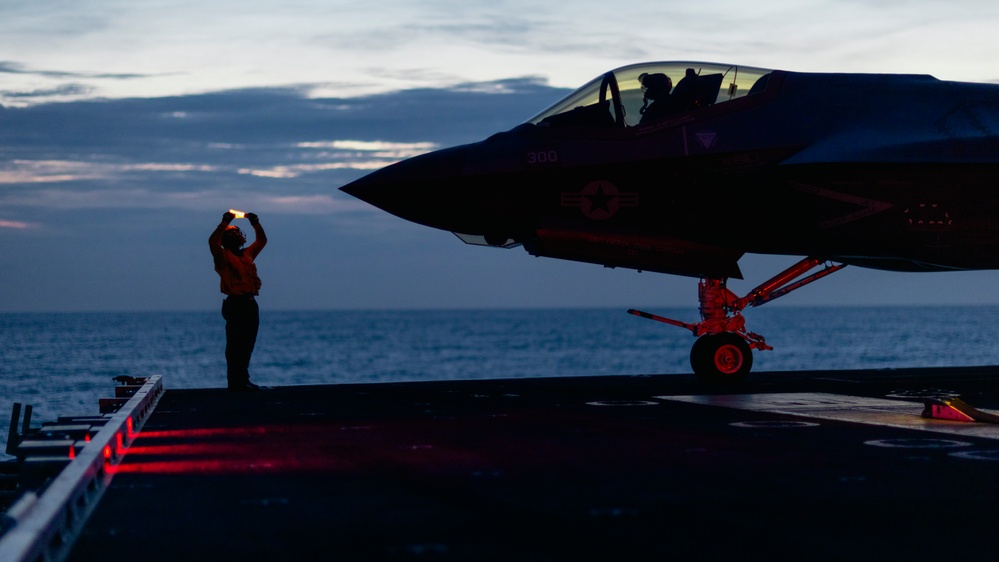 USS George Washington Conducts Flight Operations