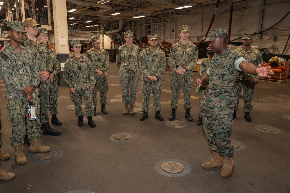 USS Essex hosts BDOC Sailors for a Tour