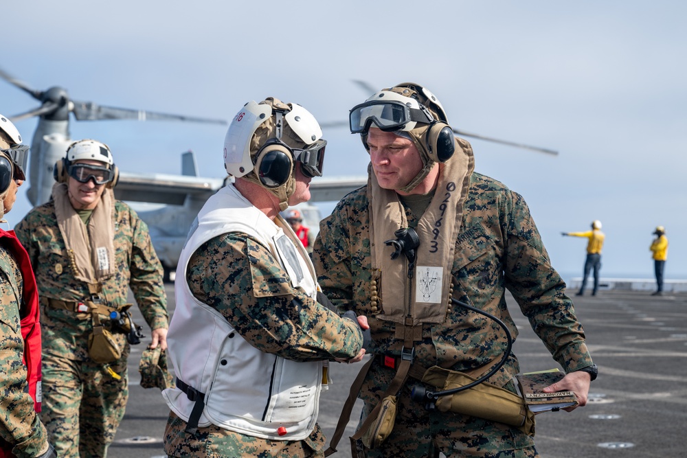 I MEF visits USS Somerset (LPD 25)