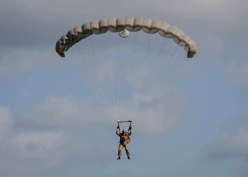 U.S. Army Special Forces and ROK SOF conduct High Altitude High Opening proficiency jump