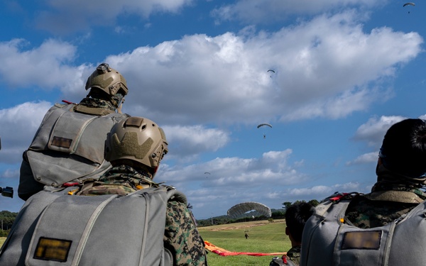 U.S. Army Special Forces and ROK SOF conduct High Altitude High Opening proficiency jump