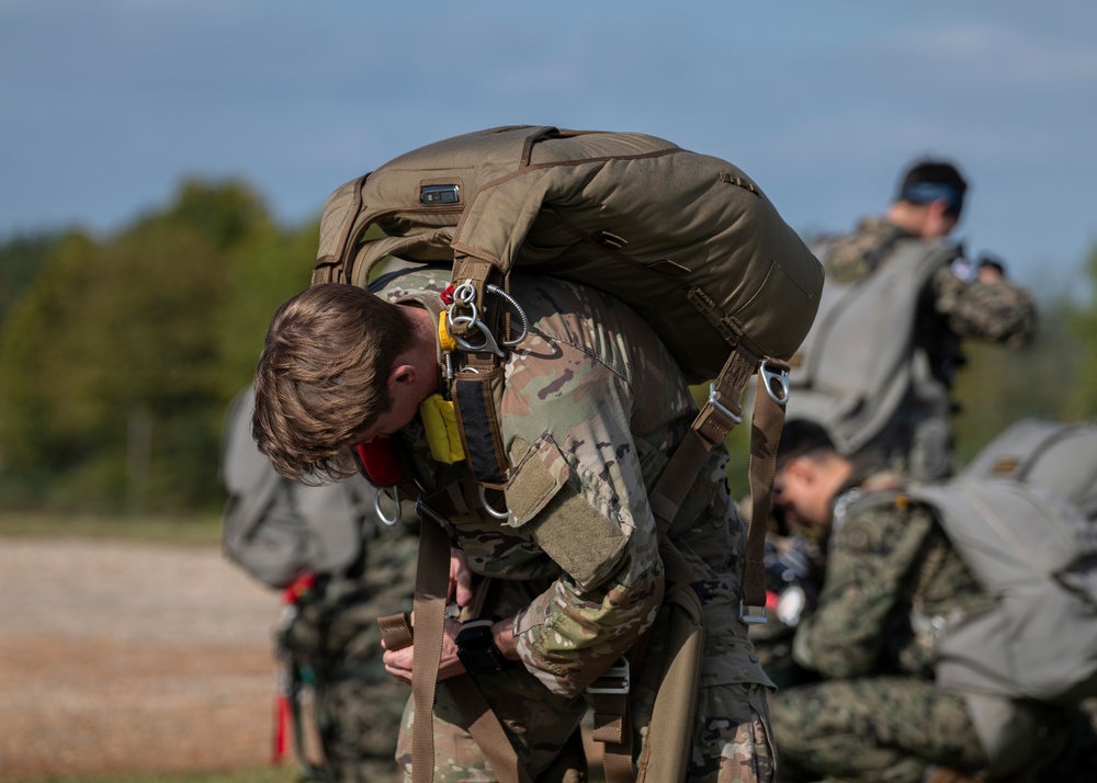 U.S. Army Special Forces and ROK SOF conduct High Altitude High Opening proficiency jump