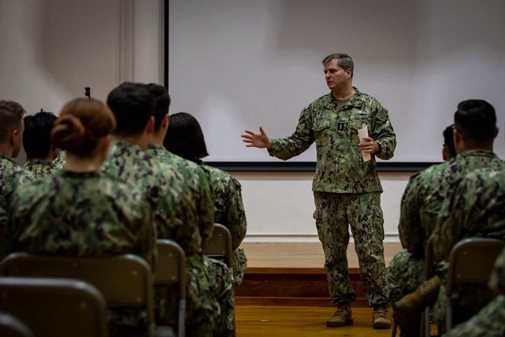 7th Fleet Commander Addresses Staff