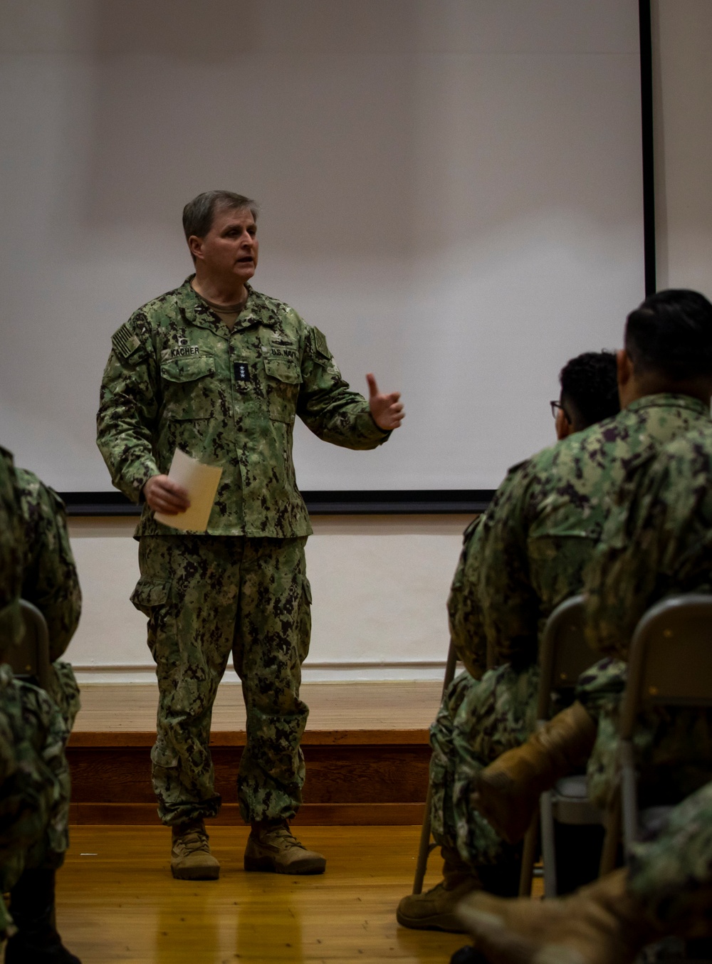 7th Fleet Commander Addresses Staff