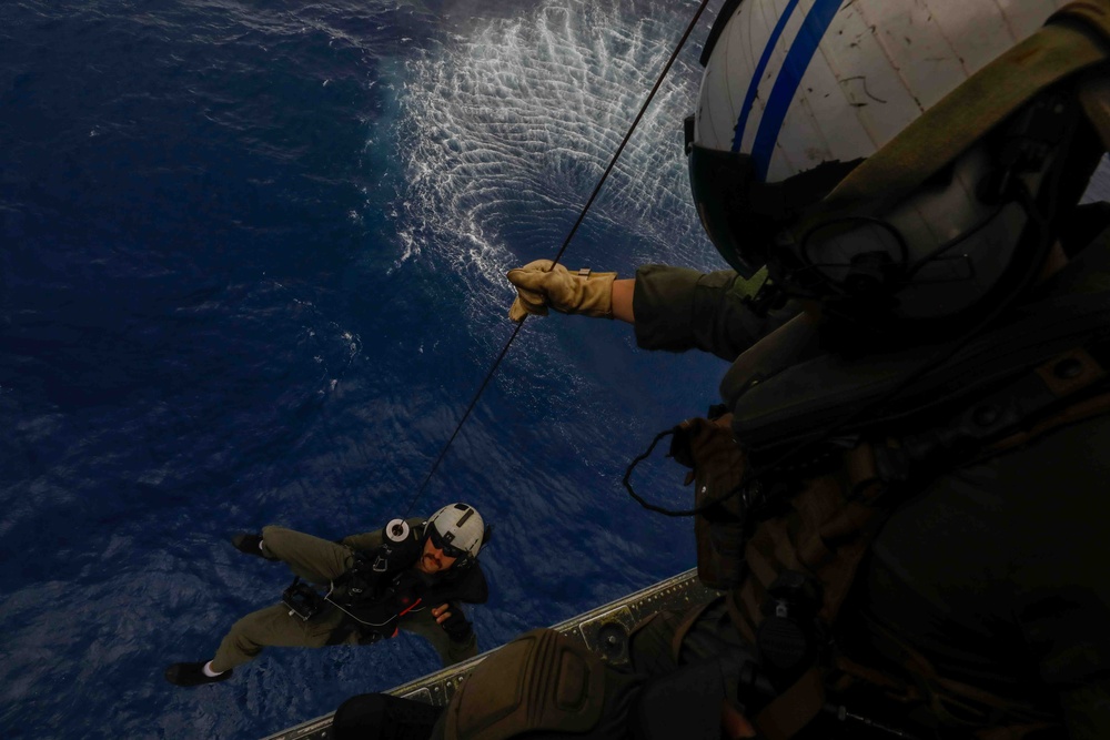 USS Gabrielle Giffords (LCS 10) Conducts Search and Rescue Training in the South China Sea