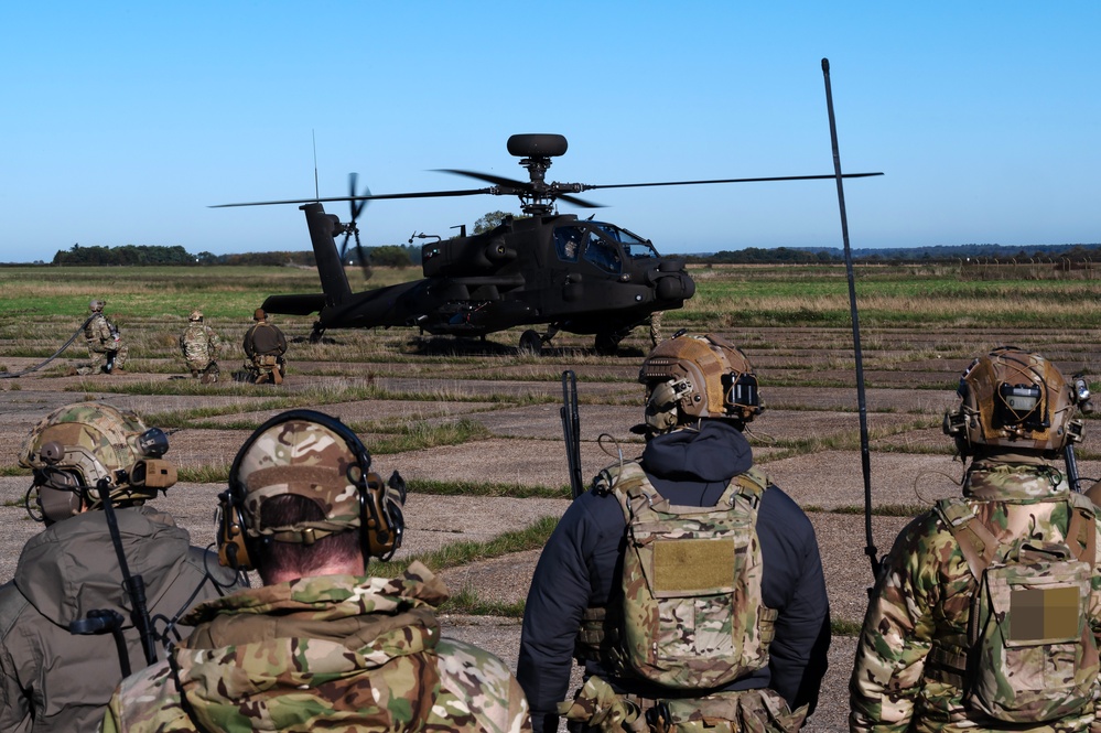 352 SOW &amp; 100th ARW FARP with British Army Apaches