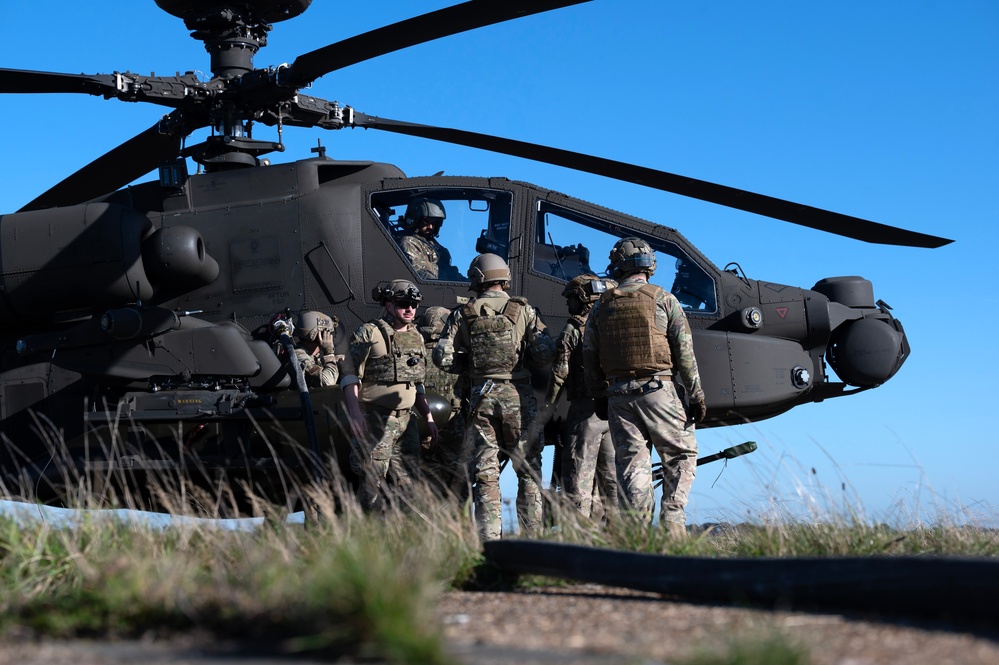 352 SOW &amp; 100th ARW FARP with British Army Apaches