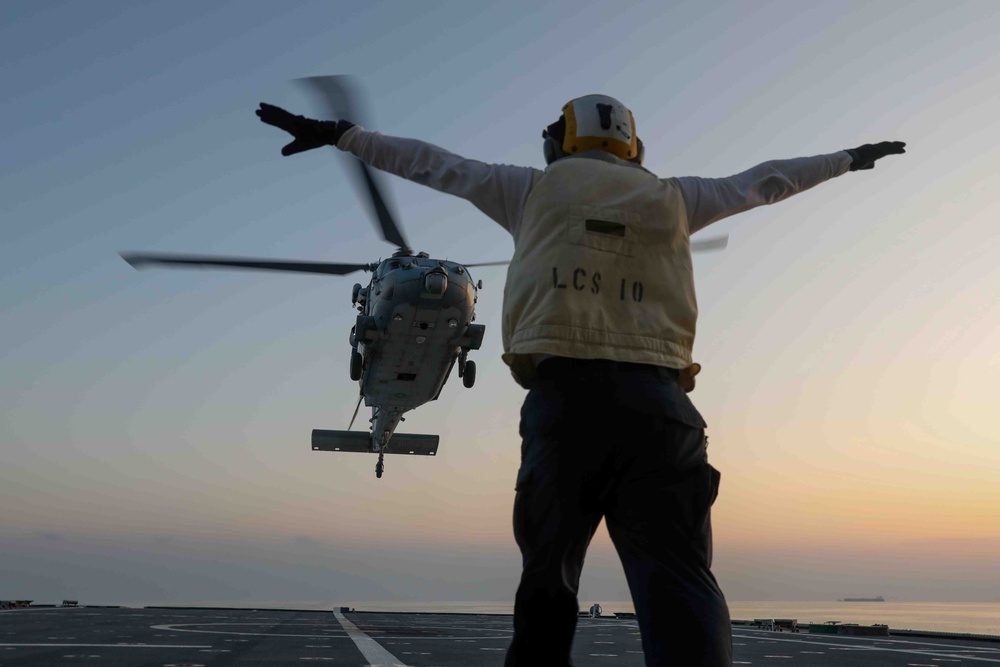 USS Gabrielle Giffords (LCS 10) Conducts Flight Operations