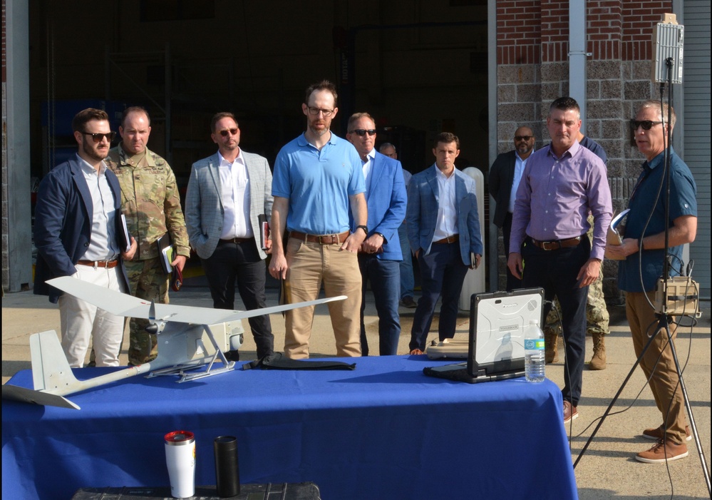 Deputy Under Secretary Of The Navy Visits NAVSCIATTS