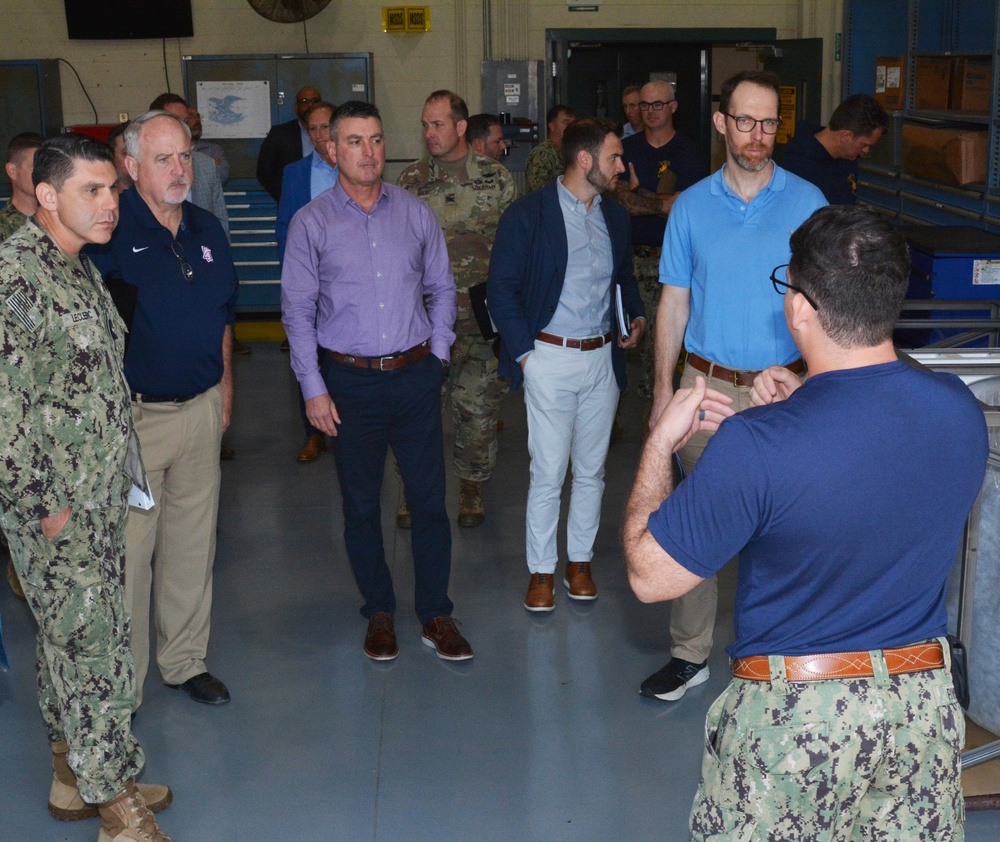 Deputy Under Secretary Of The Navy Visits NAVSCIATTS