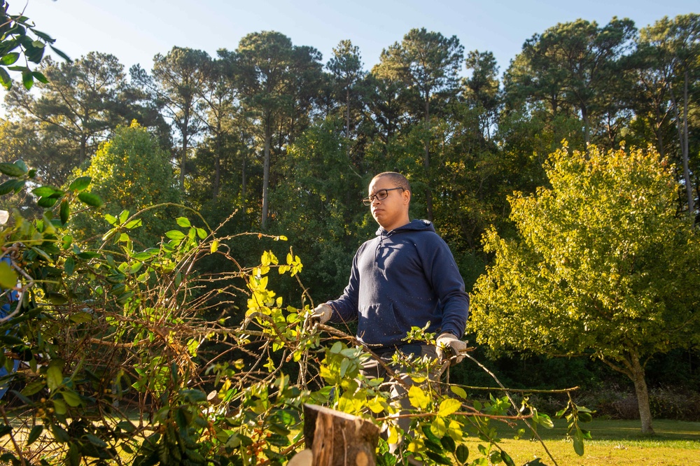 USS John C. Stennis Sailors Volunteer at The Mariners’ Museum and Park