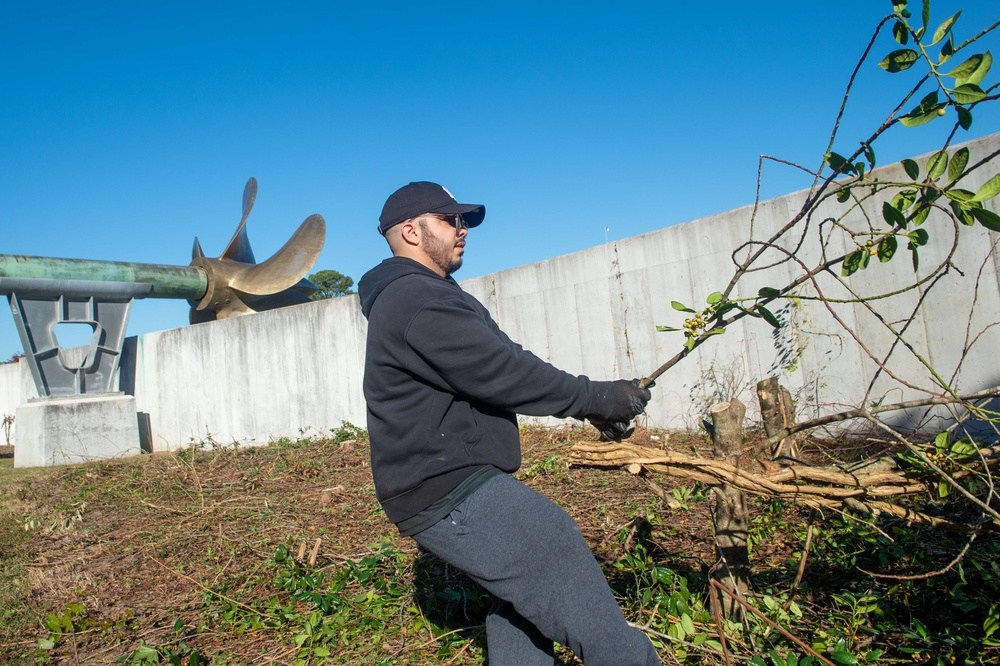 USS John C. Stennis Sailors Volunteer at The Mariners’ Museum and Park